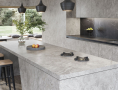 Urbatek Fiori di Bosco velkoformátový materiál ve světle šedé barvě použití jako kuchyňská deska